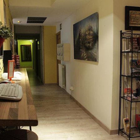 Los Amigos Hostel Madrid Eksteriør billede