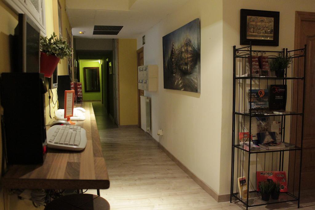 Los Amigos Hostel Madrid Eksteriør billede