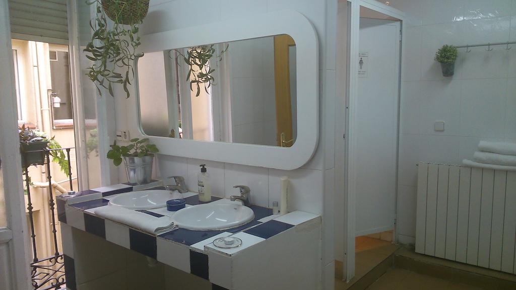 Los Amigos Hostel Madrid Værelse billede
